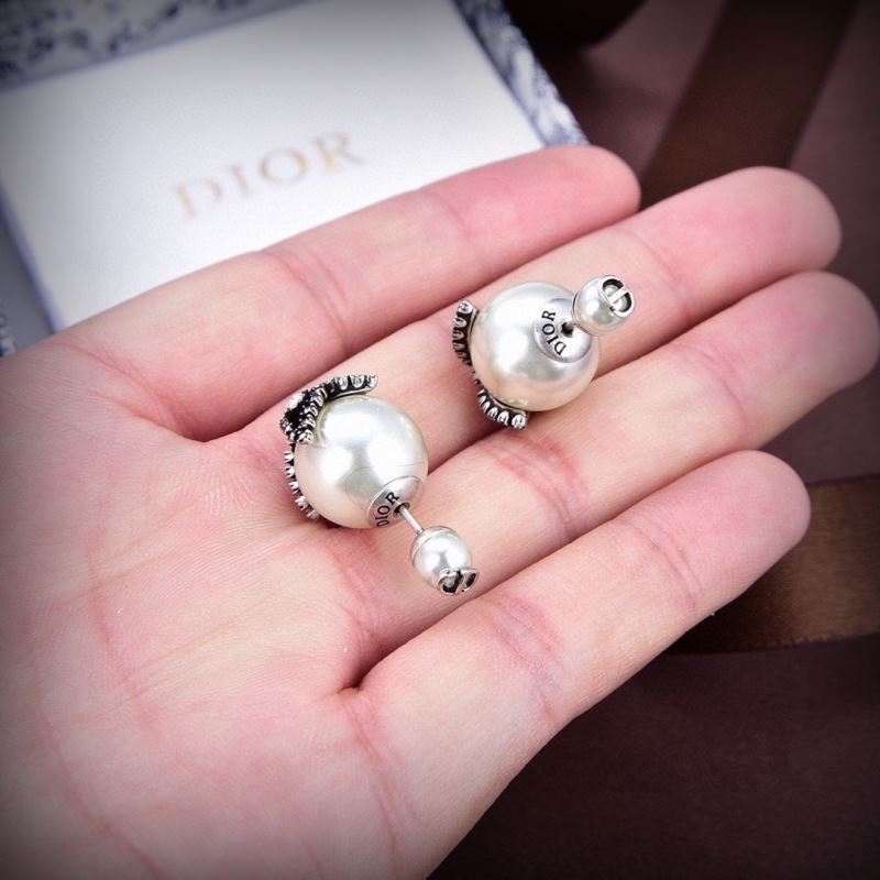 chr1st1an D10r earrings